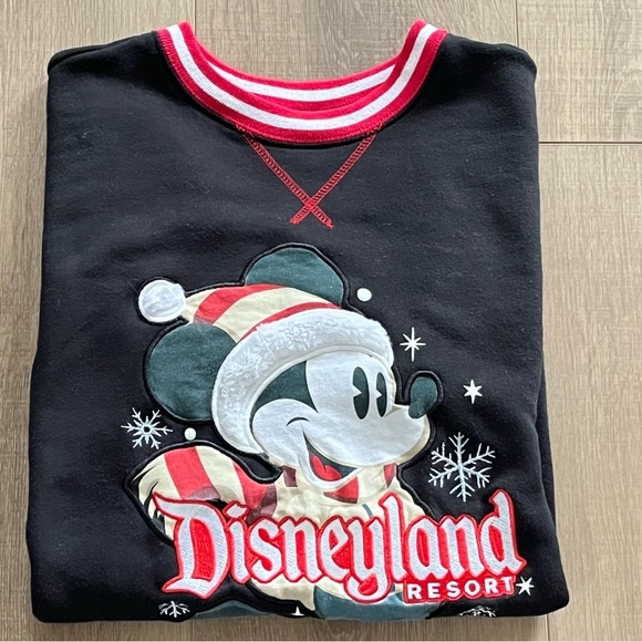 Disneyland Resort Disney World Mickey Christmas Holiday Sweatshirt M Black‎ Red - Picture 2 of 16
